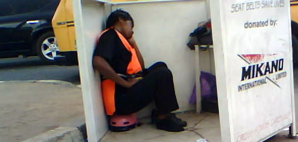 Girls Are Not Smilling: Police Woman Caught Sleeping On Duty